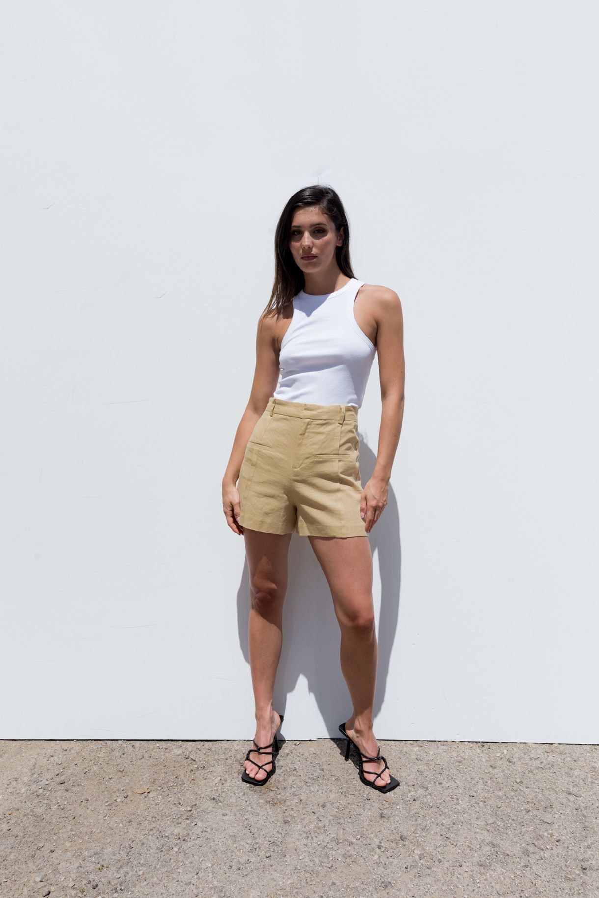 SHORTS TIRO ALTO
