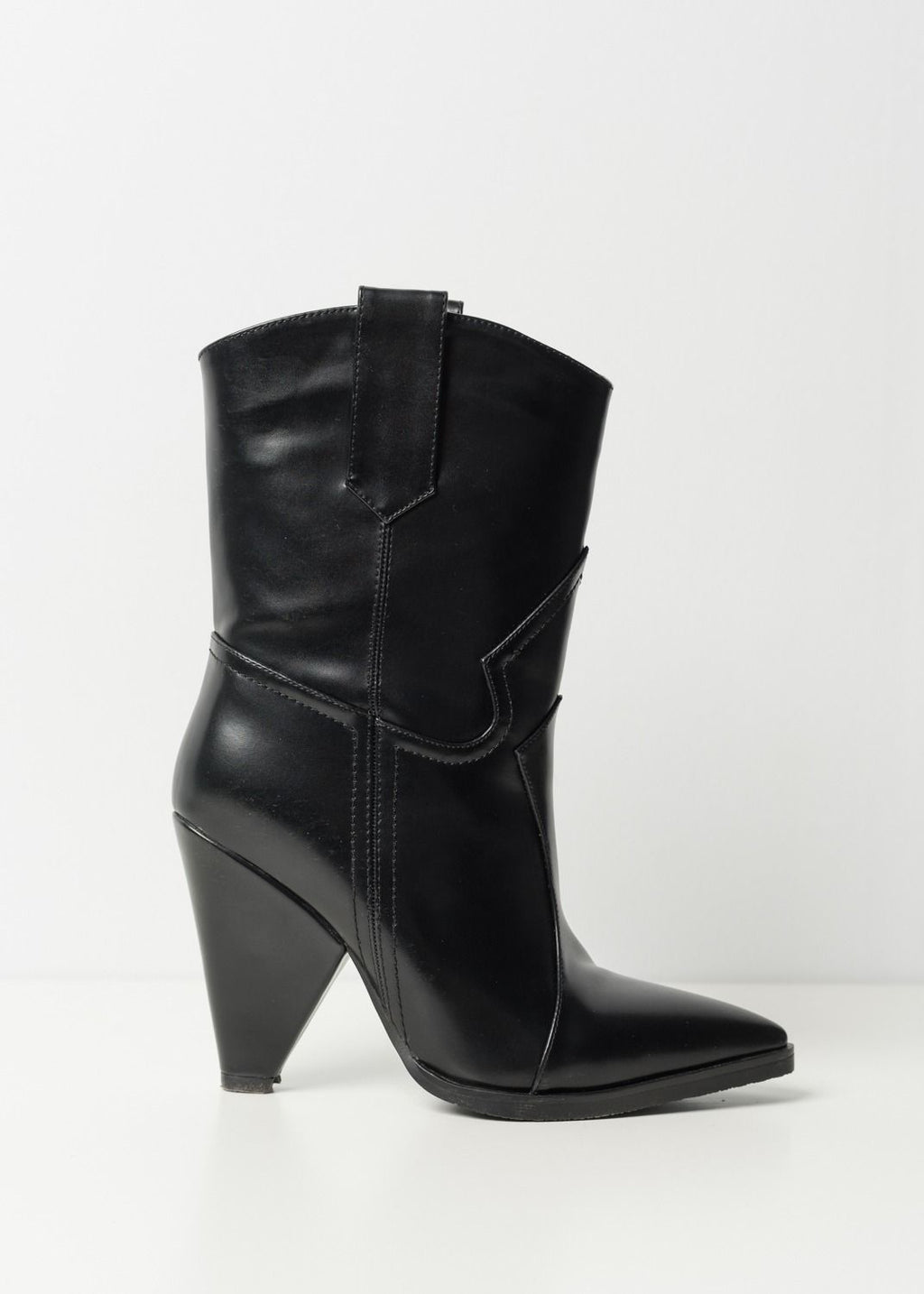 COWBOY BOOTS