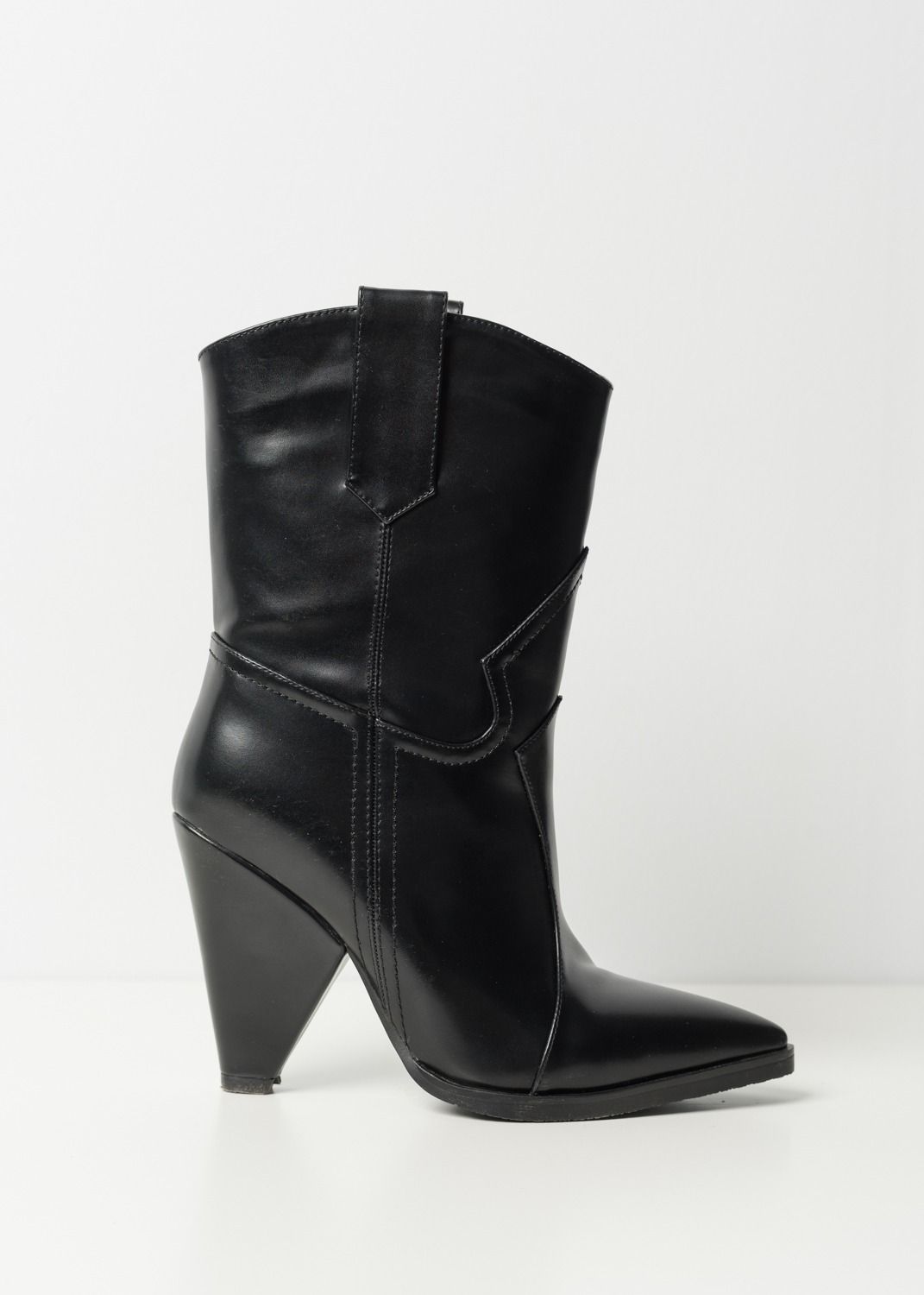 COWBOY BOOTS