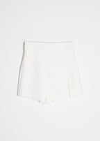 SHORT CON ABERTURA
