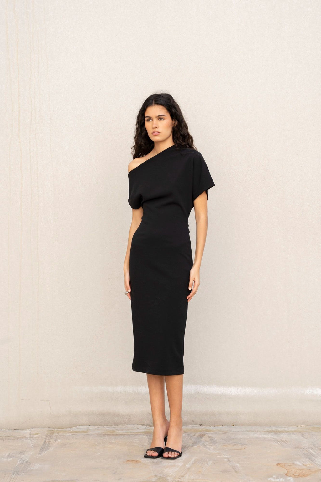 VESTIDO ASIMETRICO