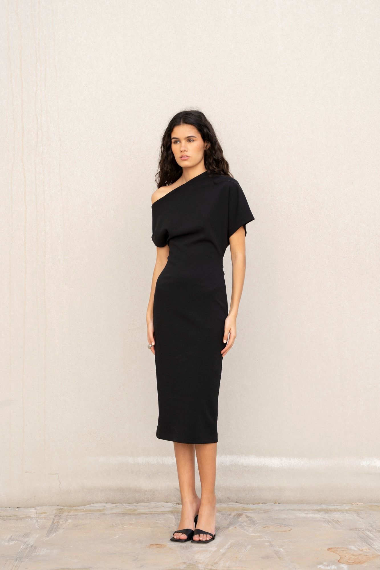 VESTIDO ASIMETRICO