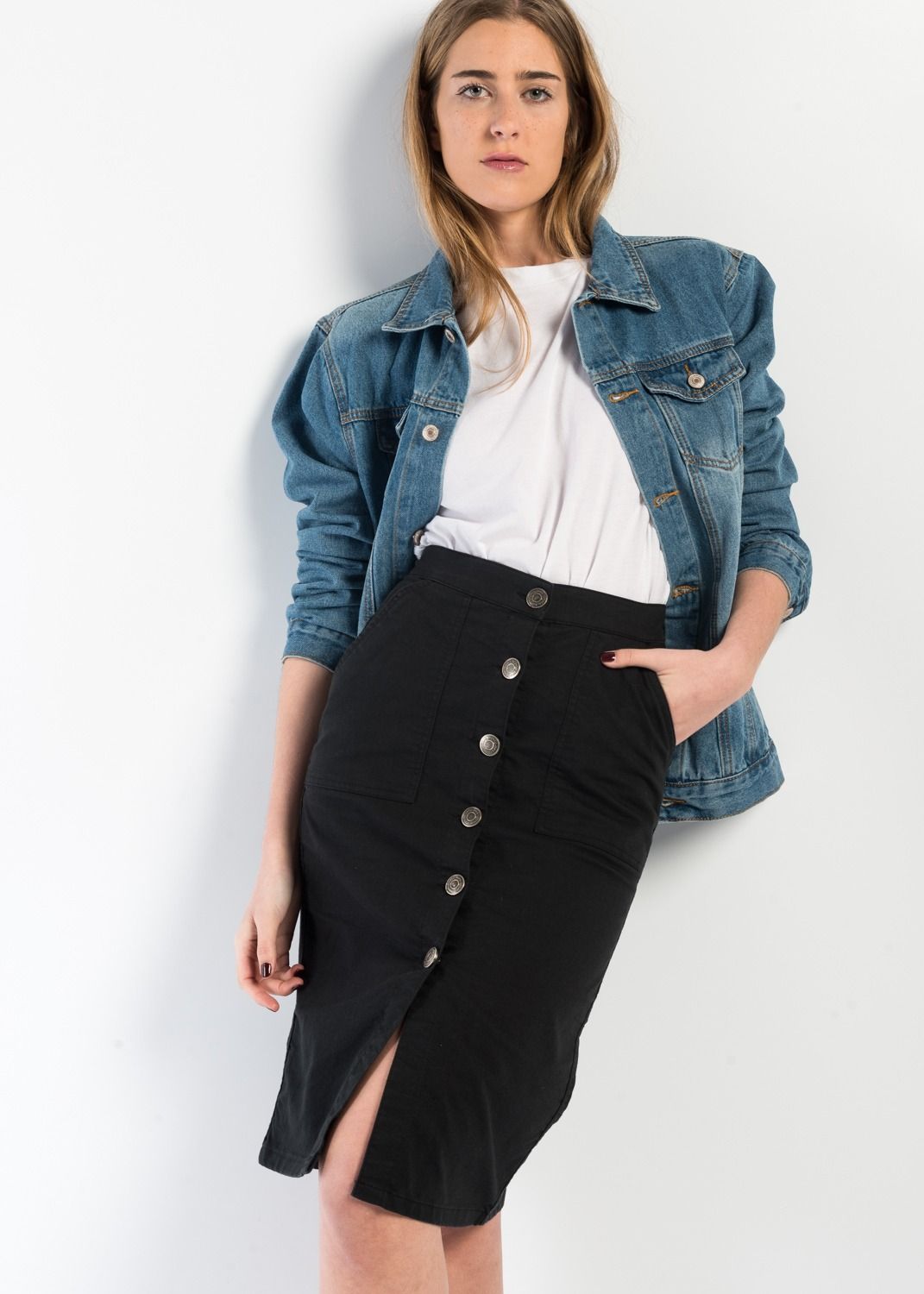 FALDA MIDI CON BOTONES
