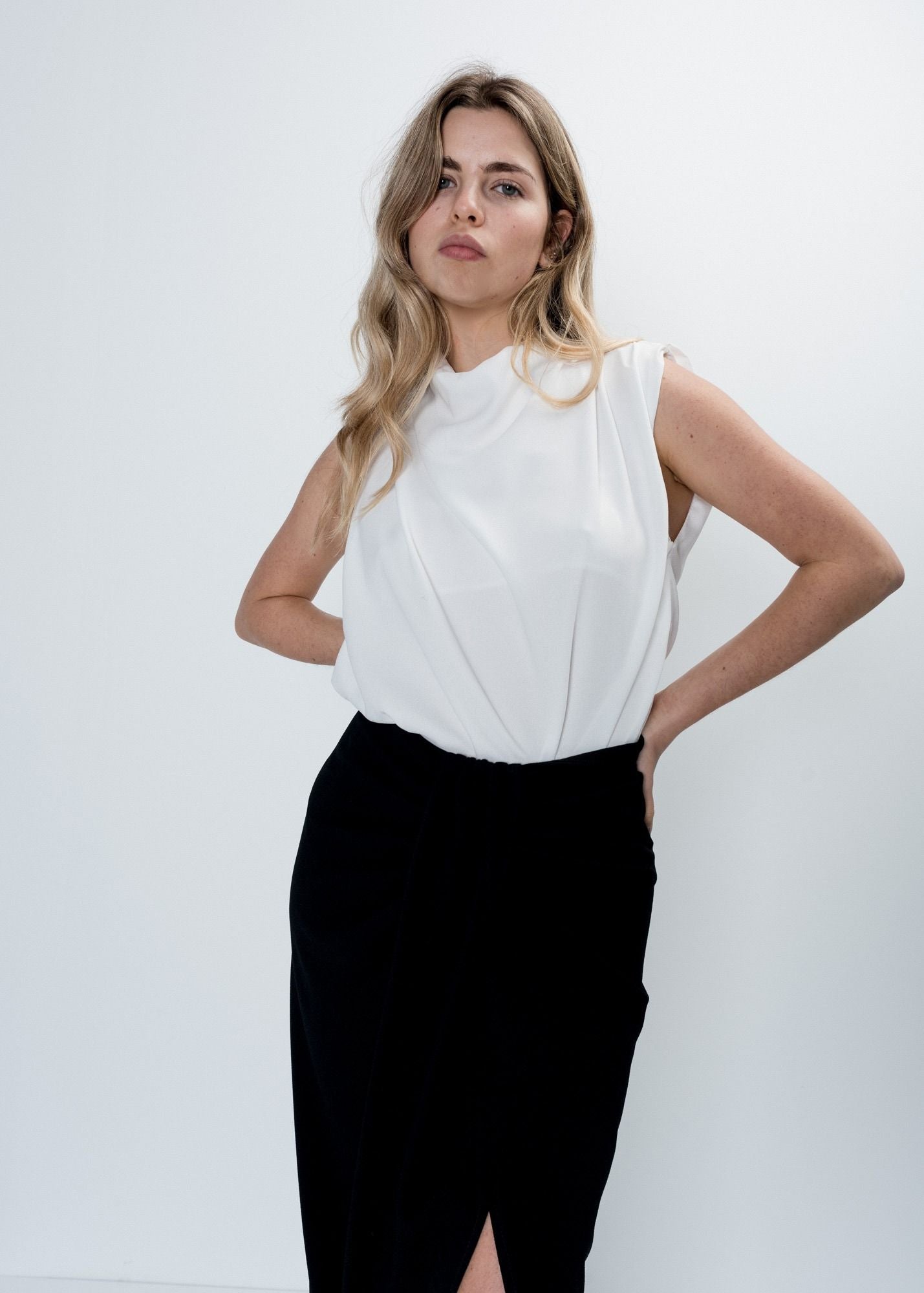 FALDA MIDI FRUNCES