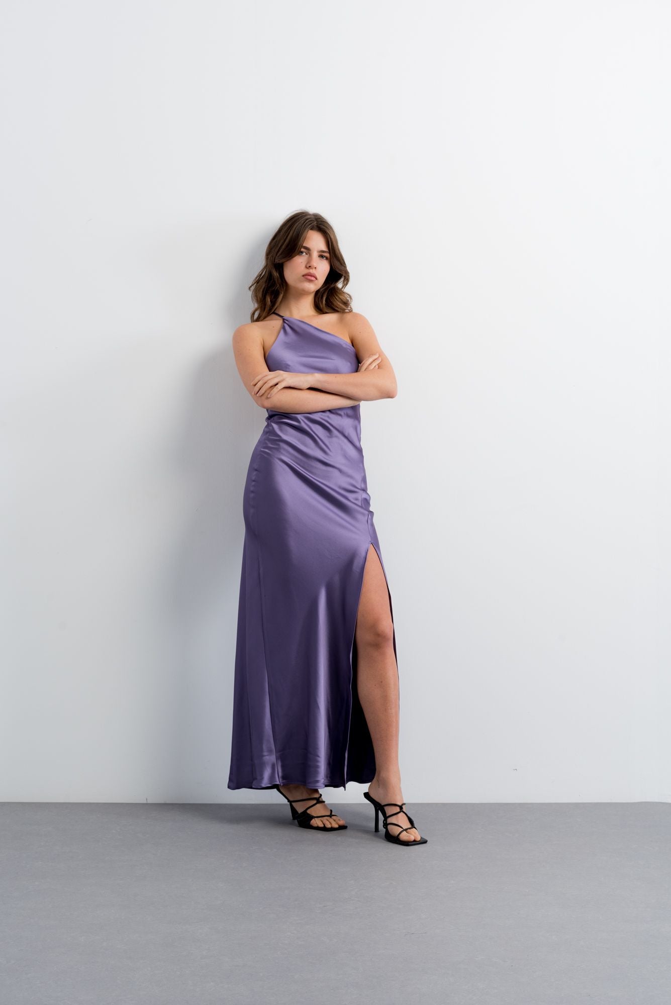 VESTIDO HALTER SATINADO
